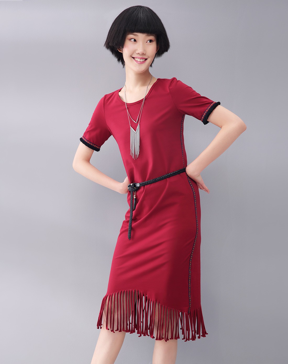 褚红提花织带流苏边连衣裙