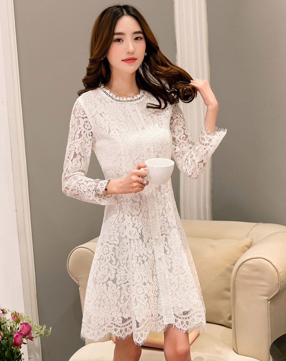 本白色圆领收腰蕾丝九分袖连衣裙