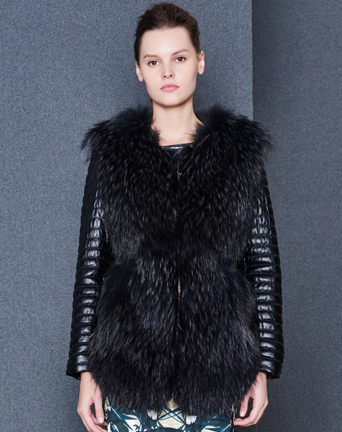 炭灰色绵羊皮貉子毛皮草外套