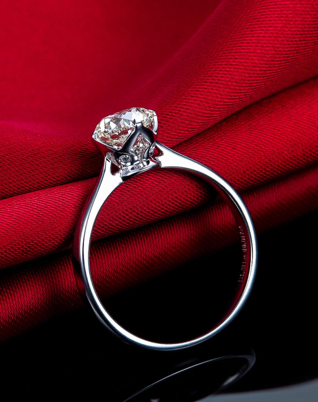 主石80分d-e色白18k金钻石女戒