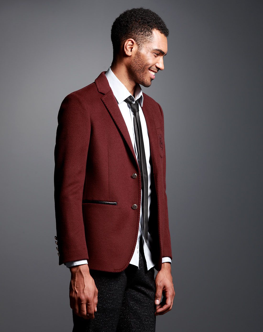 绛红色纯羊毛百搭刺绣贴袋休闲西装