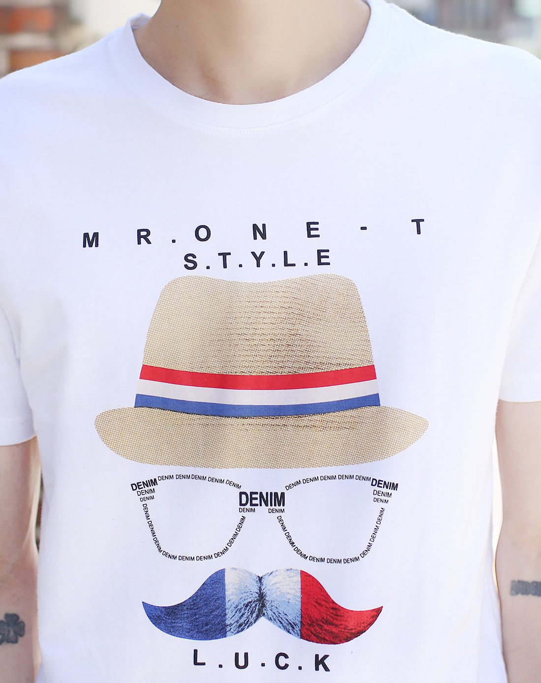 白色创意印花短袖t恤