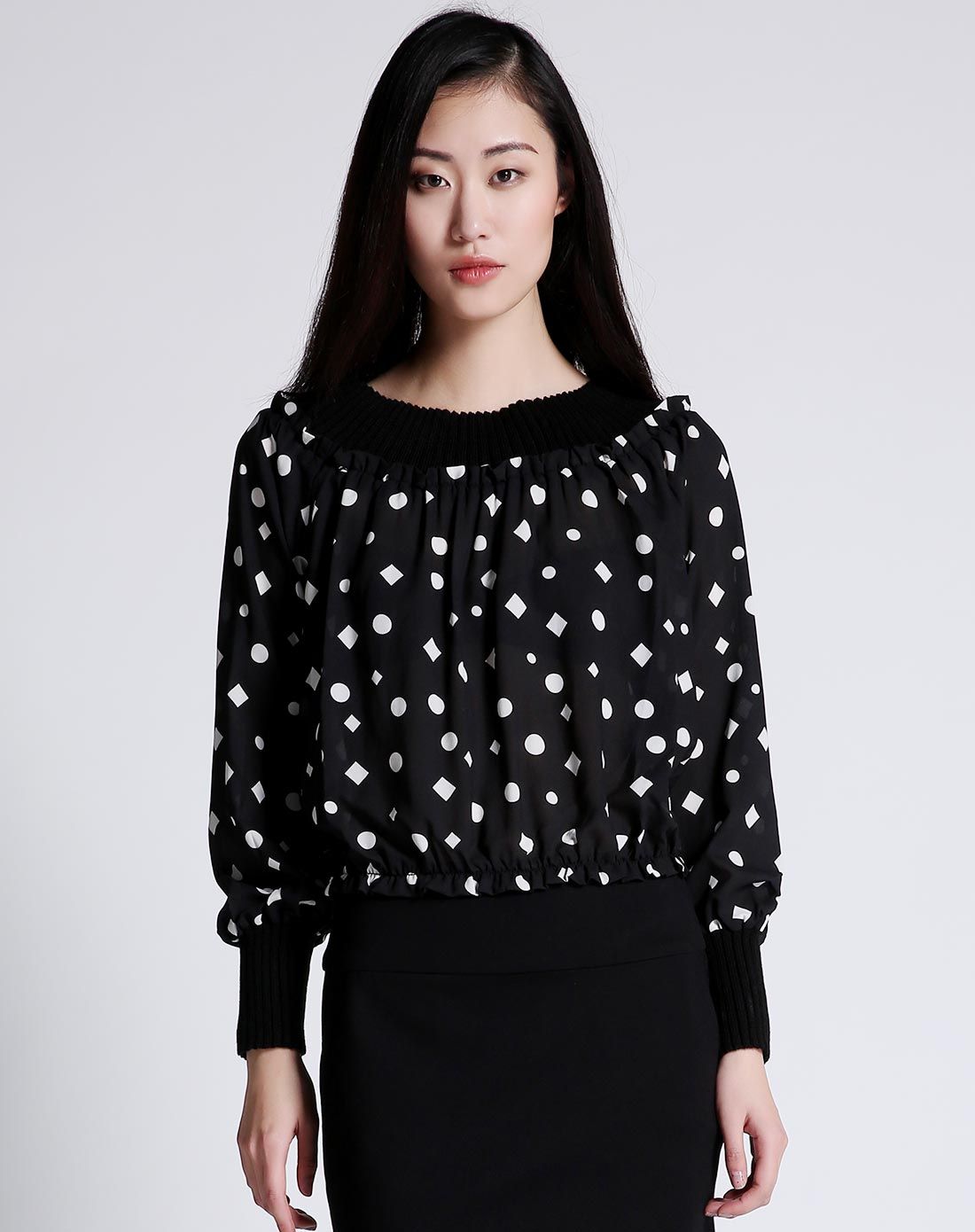 黑白色拼接黑白点连衣裙