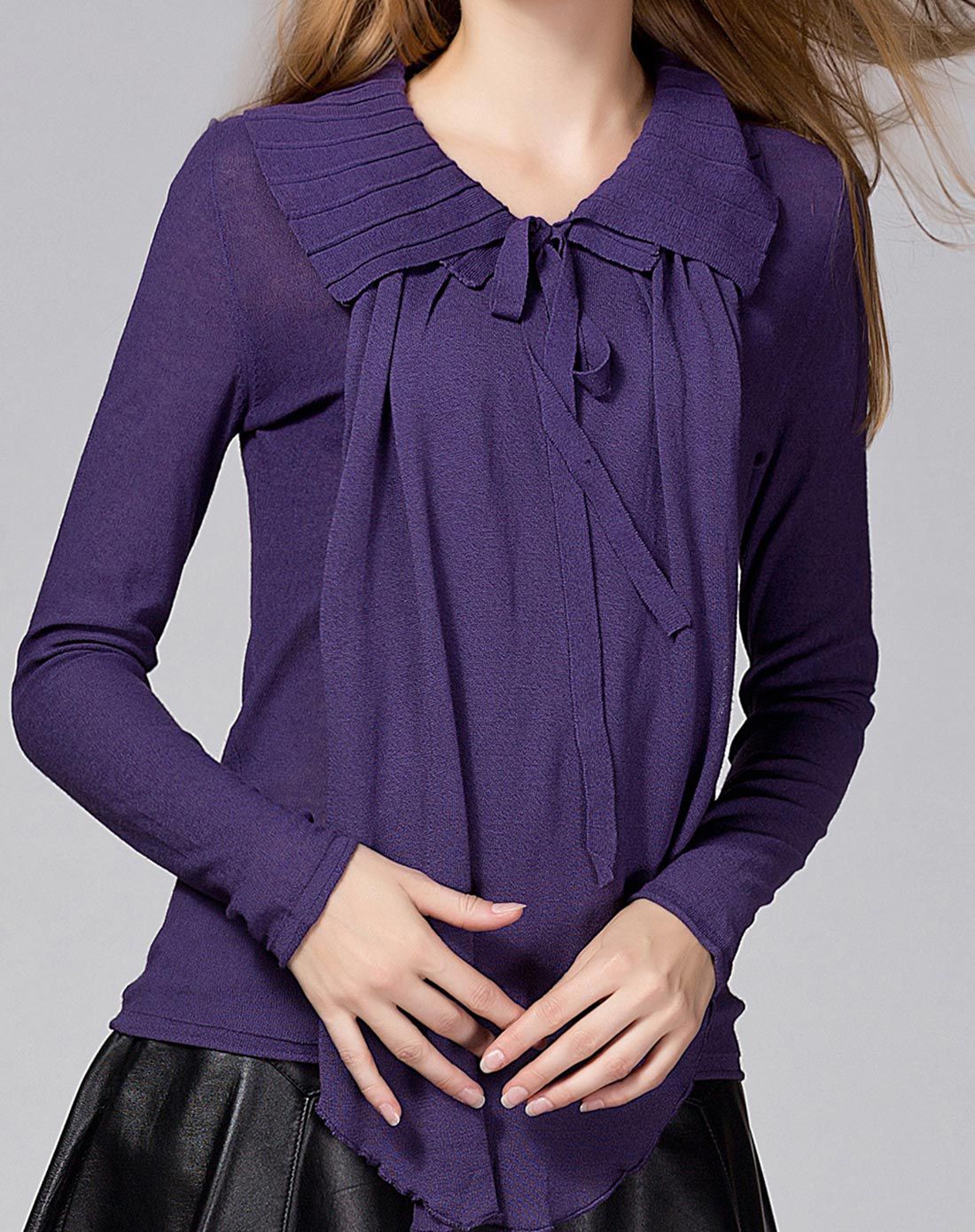 深紫色缩褶领毛织衫