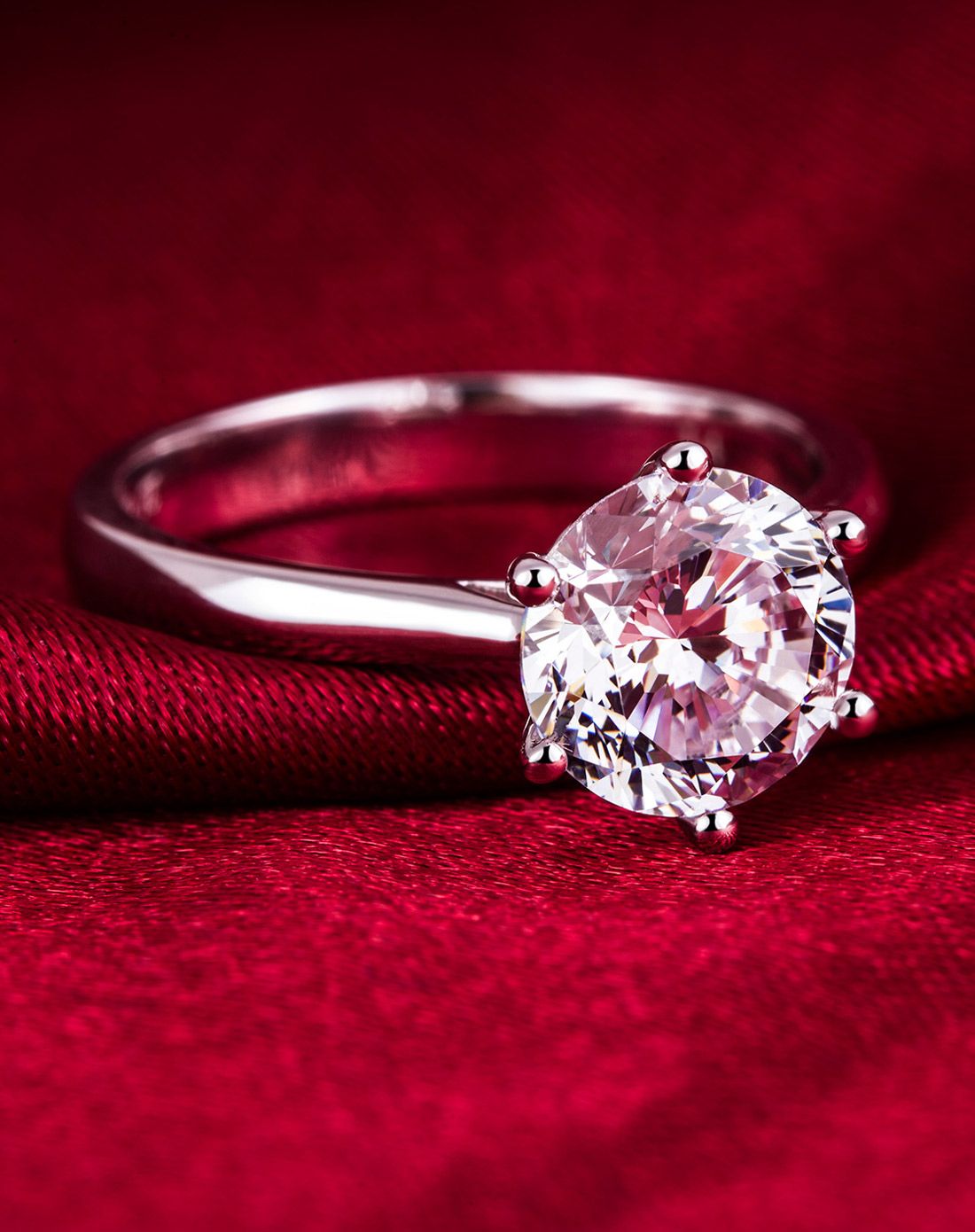 经典六爪pt950铂金52分de色钻戒