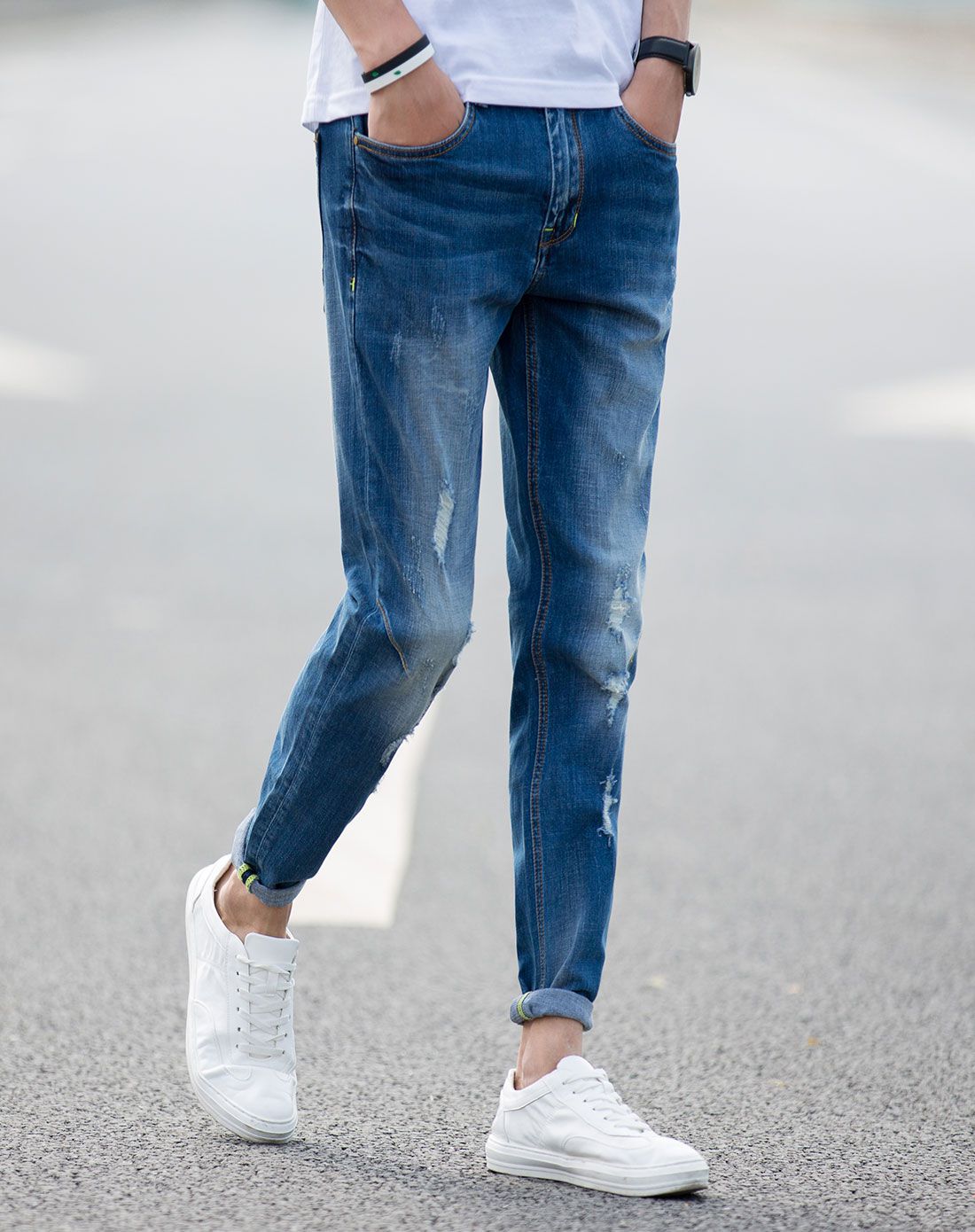 男款蓝色牛仔裤