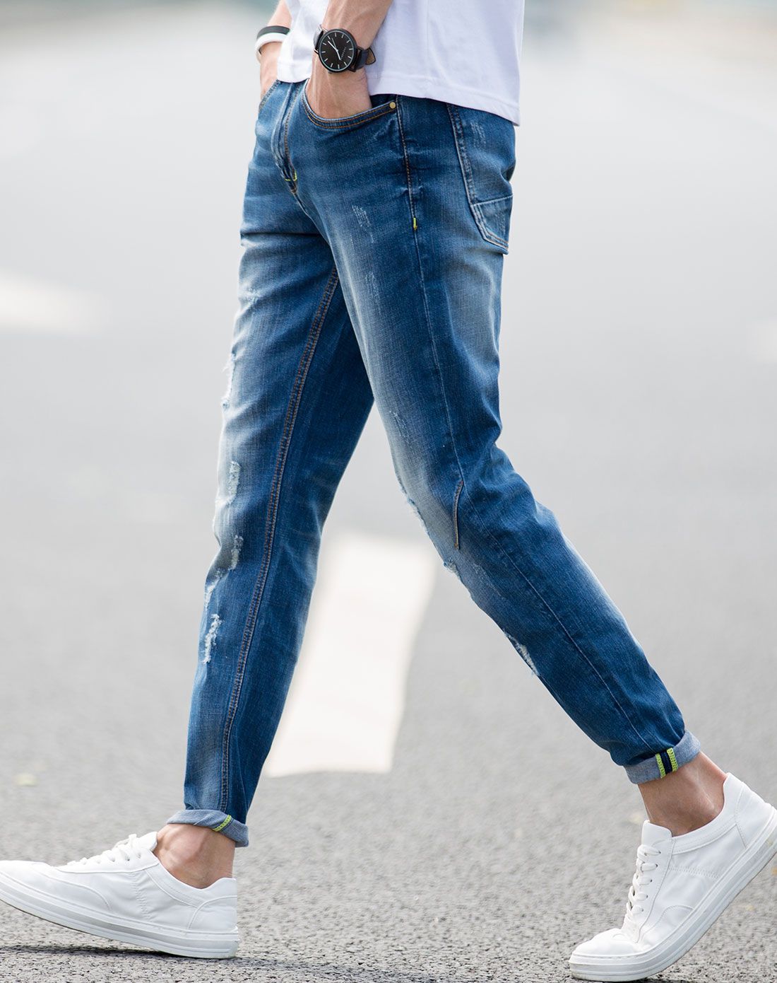 男款蓝色牛仔裤