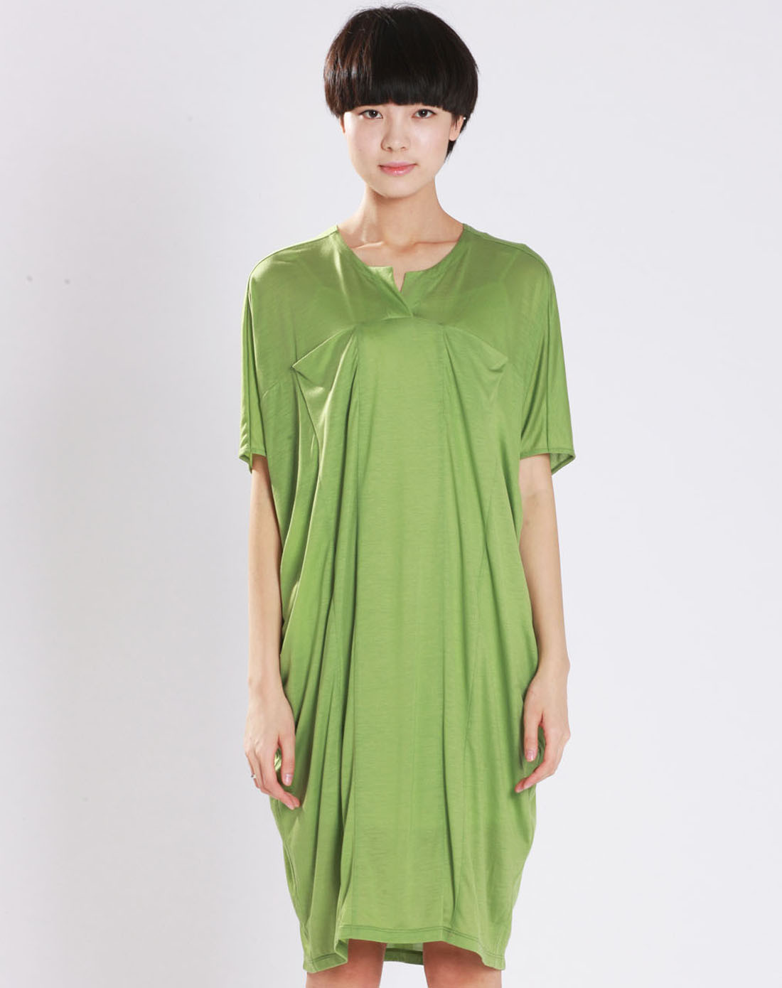 浅灰绿色休闲宽松长款t恤