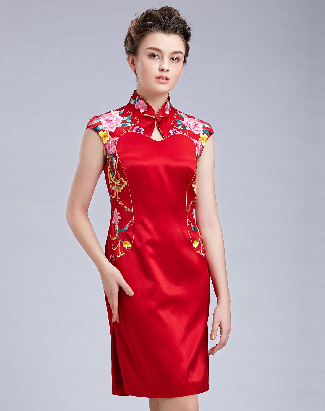 女款真丝手工绣花旗袍