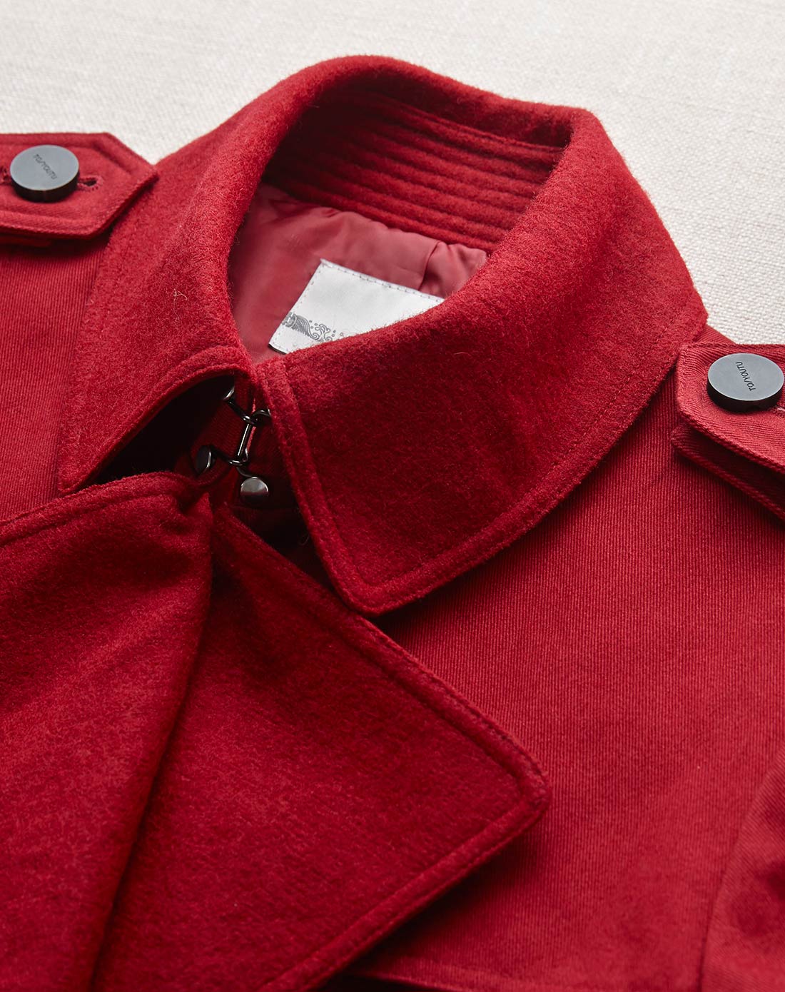 深枣红修身百搭polo领双排扣风衣