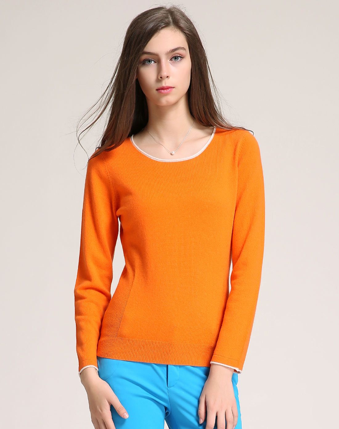 女款橙色撞色领口长袖纯羊绒衫