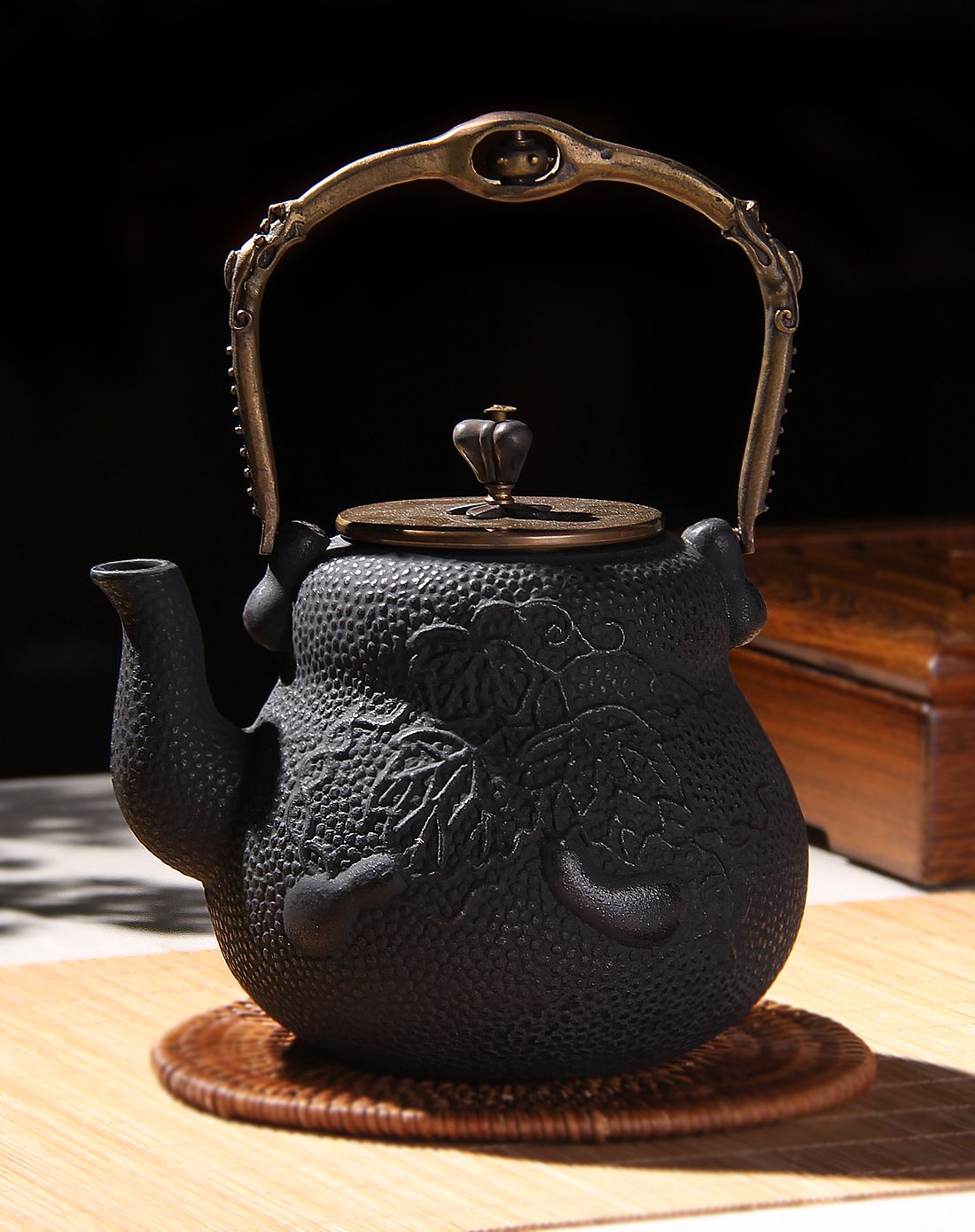 手工铸铁壶 日本南部铜把生铁壶