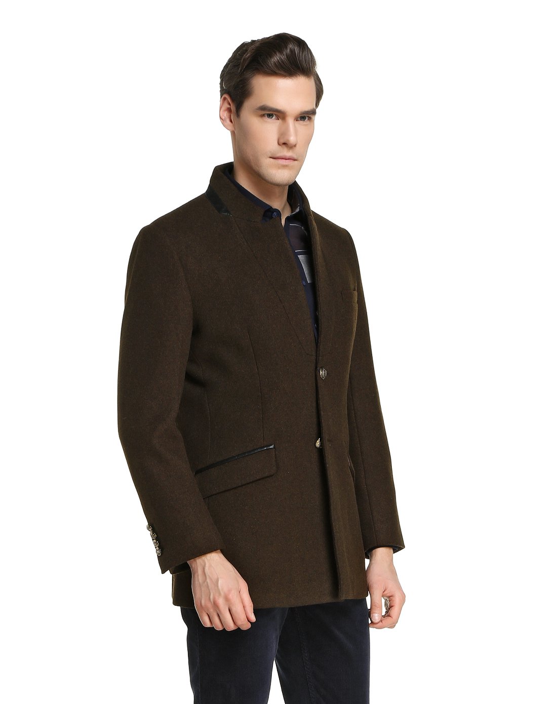 深咖色时尚竖领长袖大衣