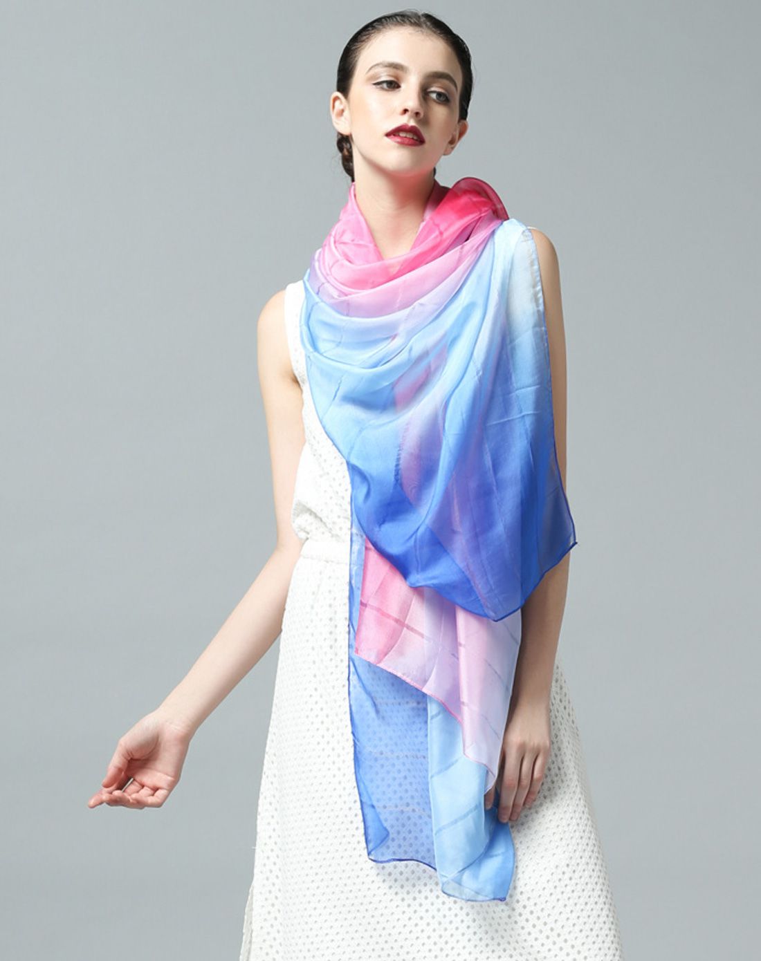 紫宝 缎面镂空三色渐变时尚丝巾