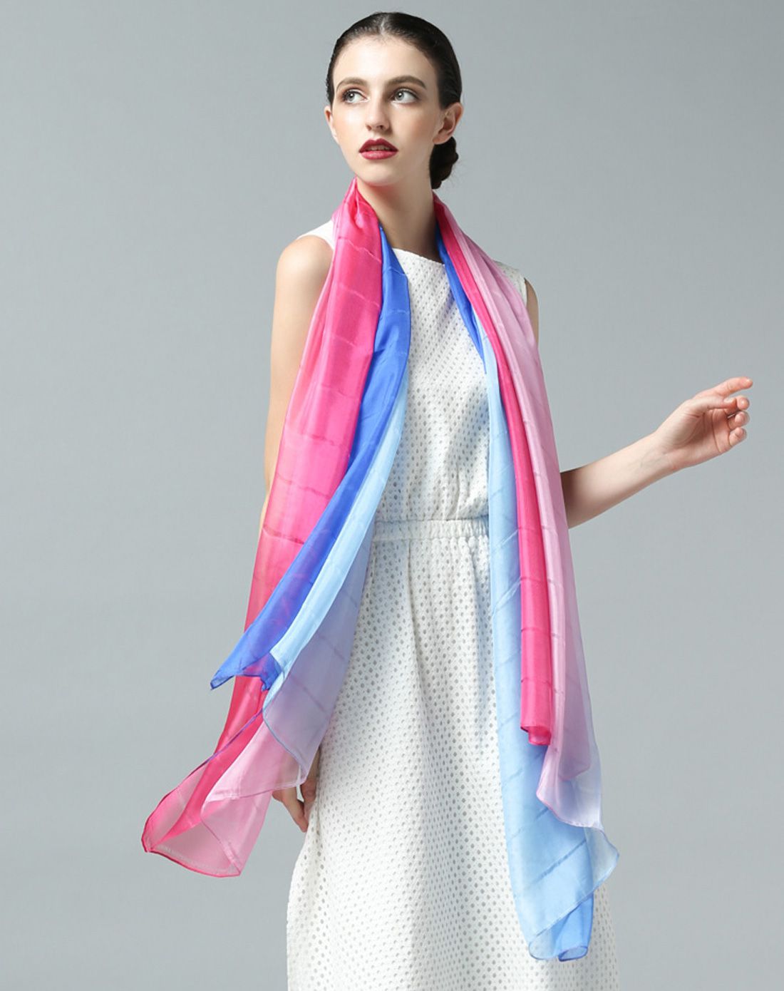 紫宝 缎面镂空三色渐变时尚丝巾