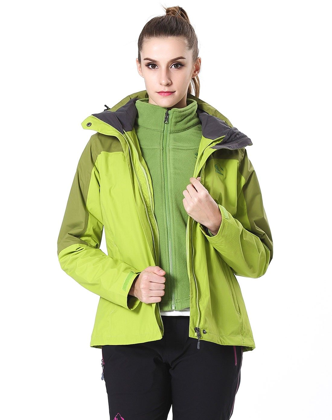 户外休闲 女款浅草绿/草绿防风防水三合一冲锋衣 两层结构面料