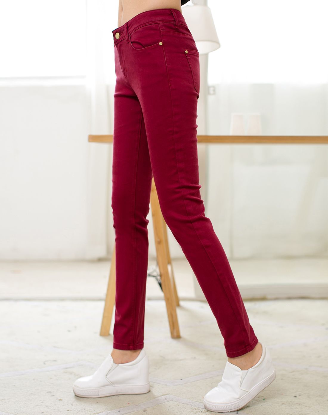 酒红色休闲显瘦糖果色中腰牛仔裤