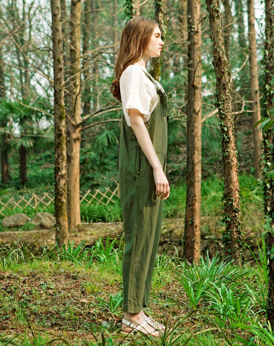 女款橄榄绿宽松宽松休闲背带裤