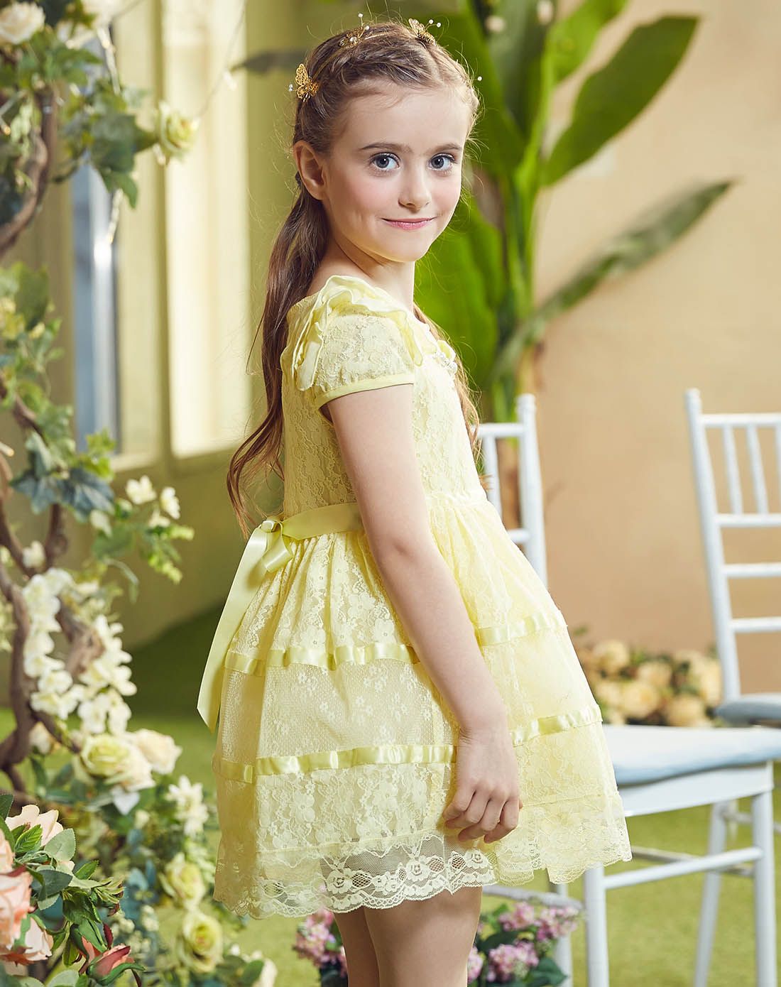 女童鹅黄连衣裙