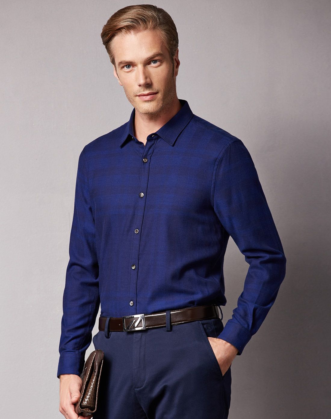 宝蓝色优雅暗格亲肤保暖天丝棉长袖衬衫