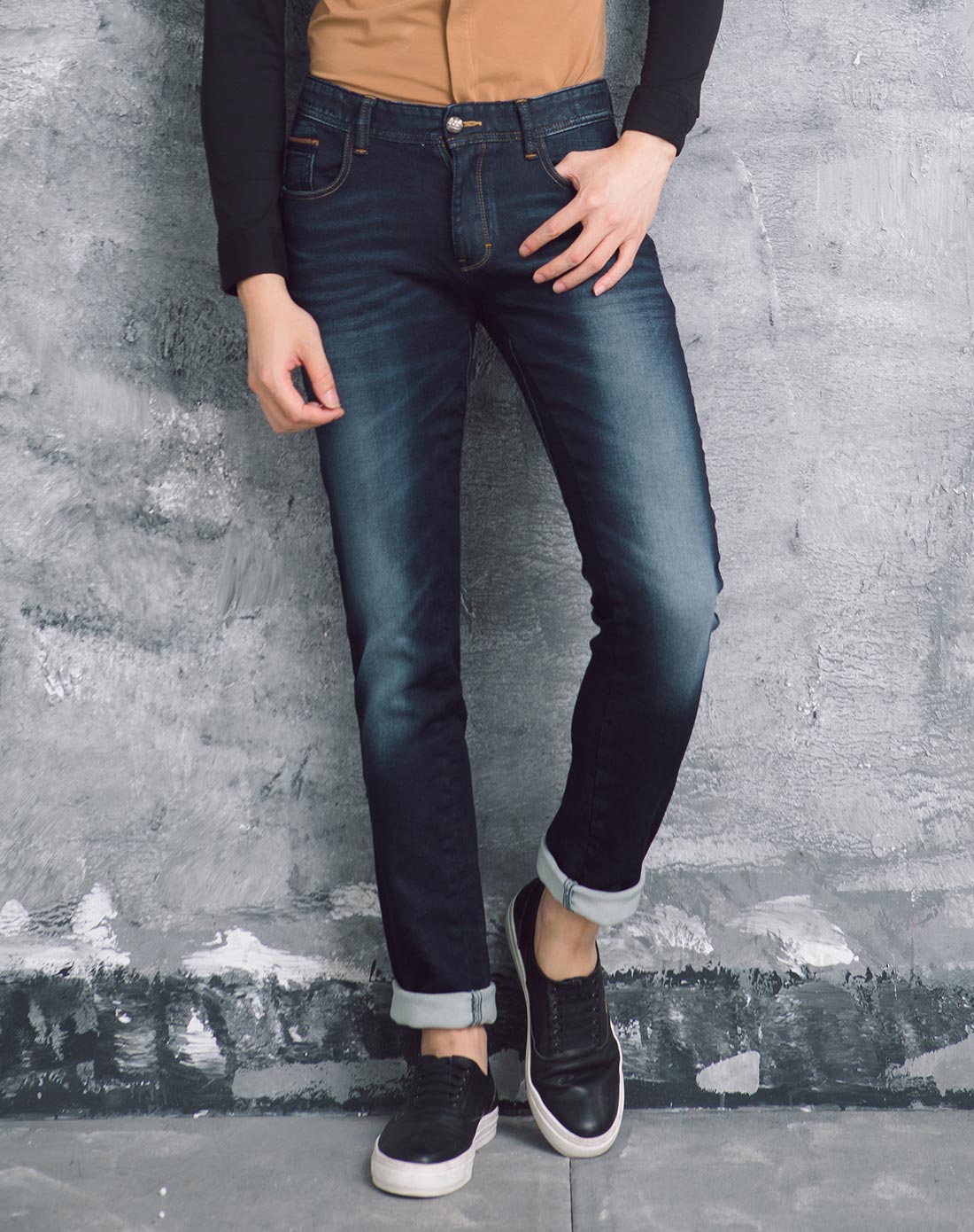 男款宝蓝经典锥形牛仔裤