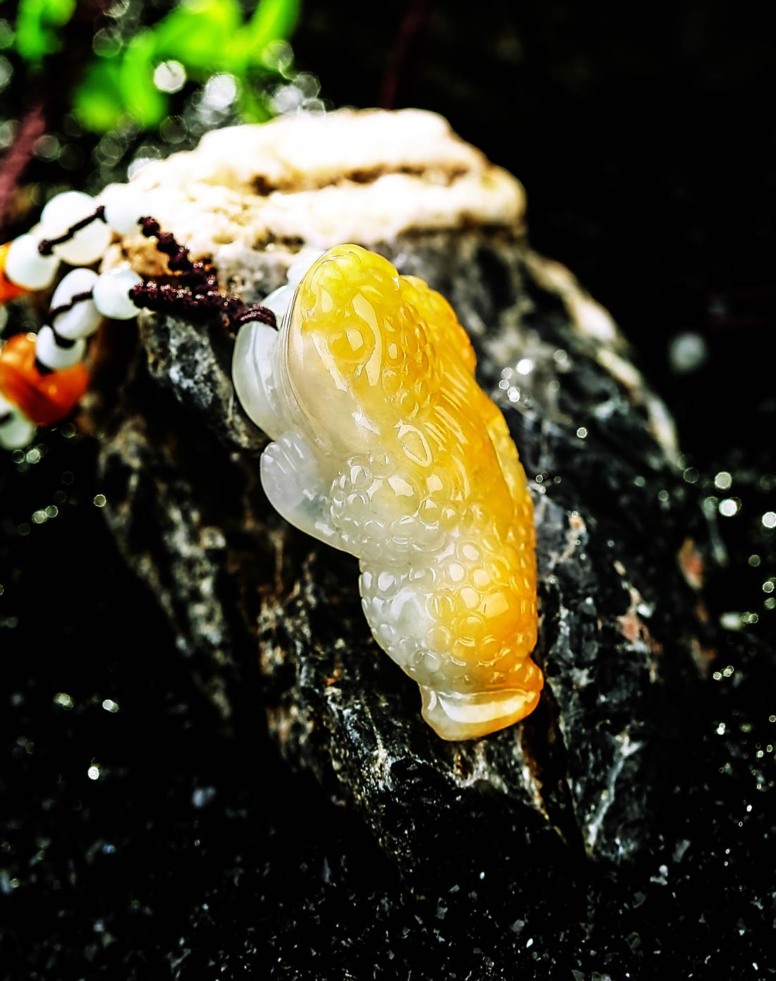 a货翡翠冰糯种水润金蟾吊坠