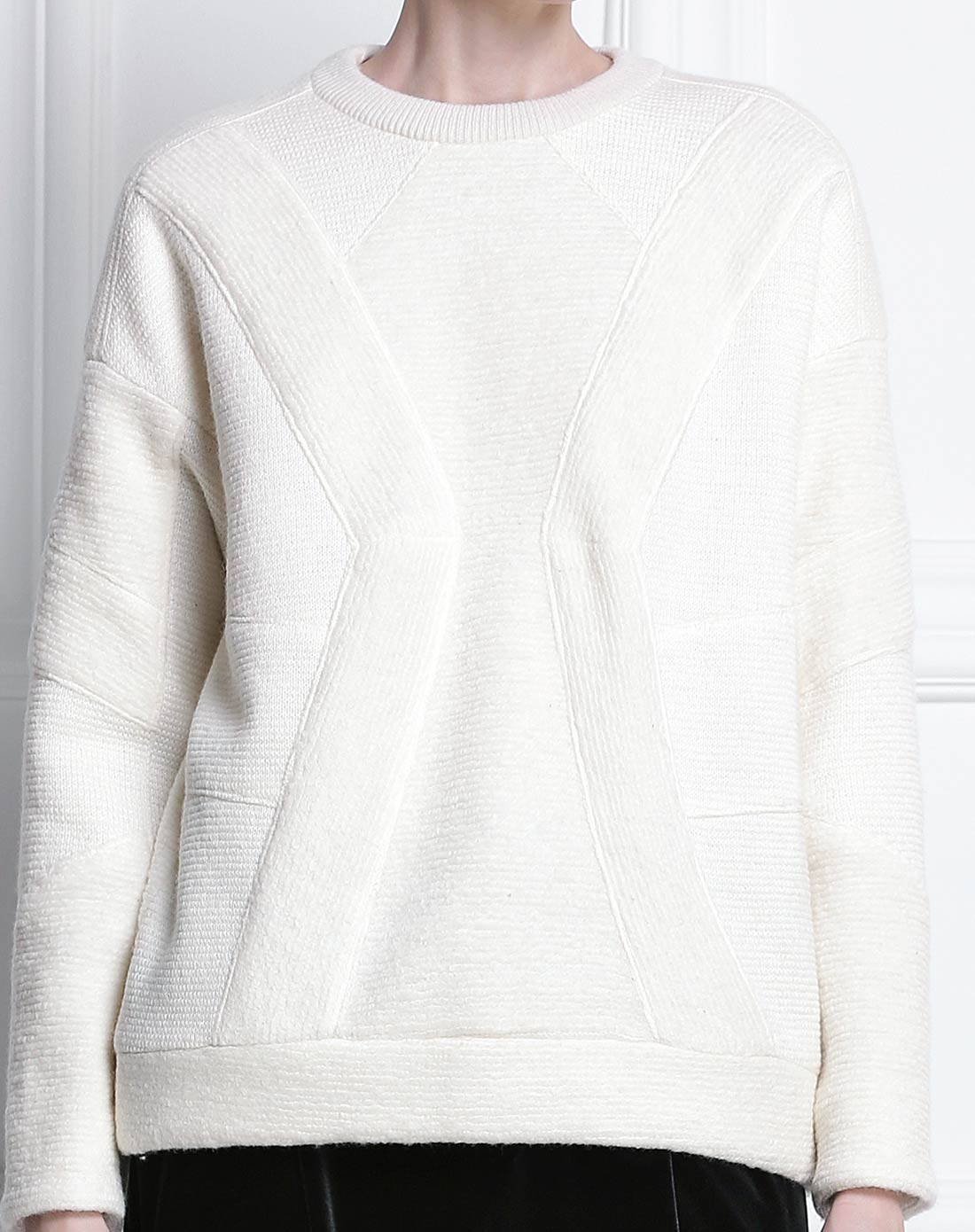 浅牛奶色肌理呢料拼撞套头外套