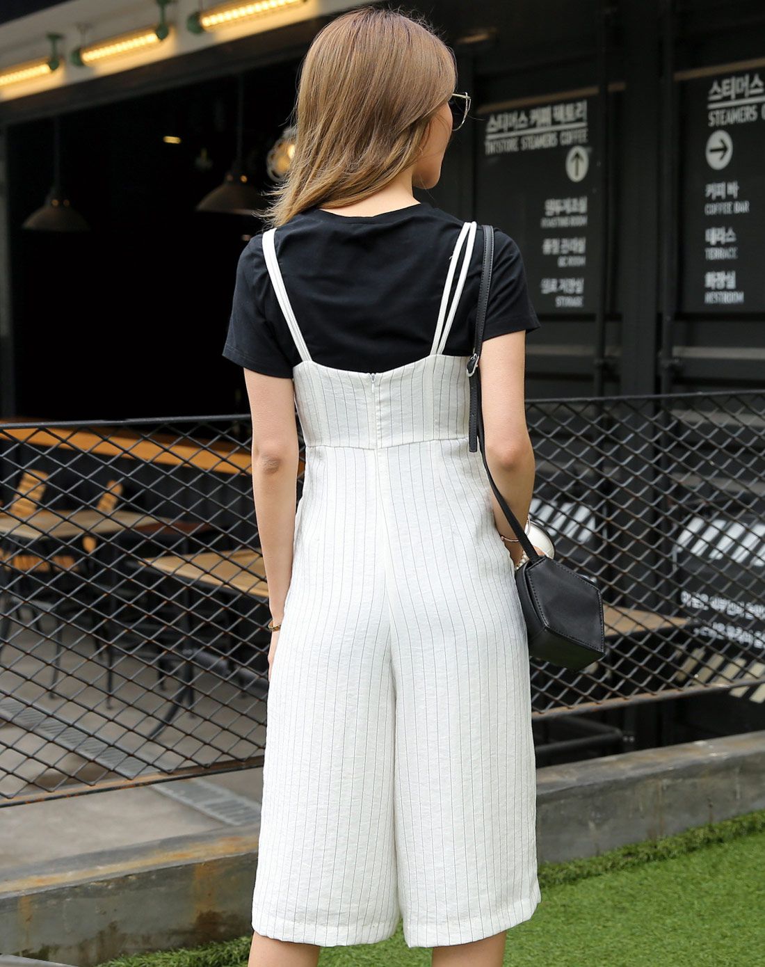 白色条纹吊带连体裤