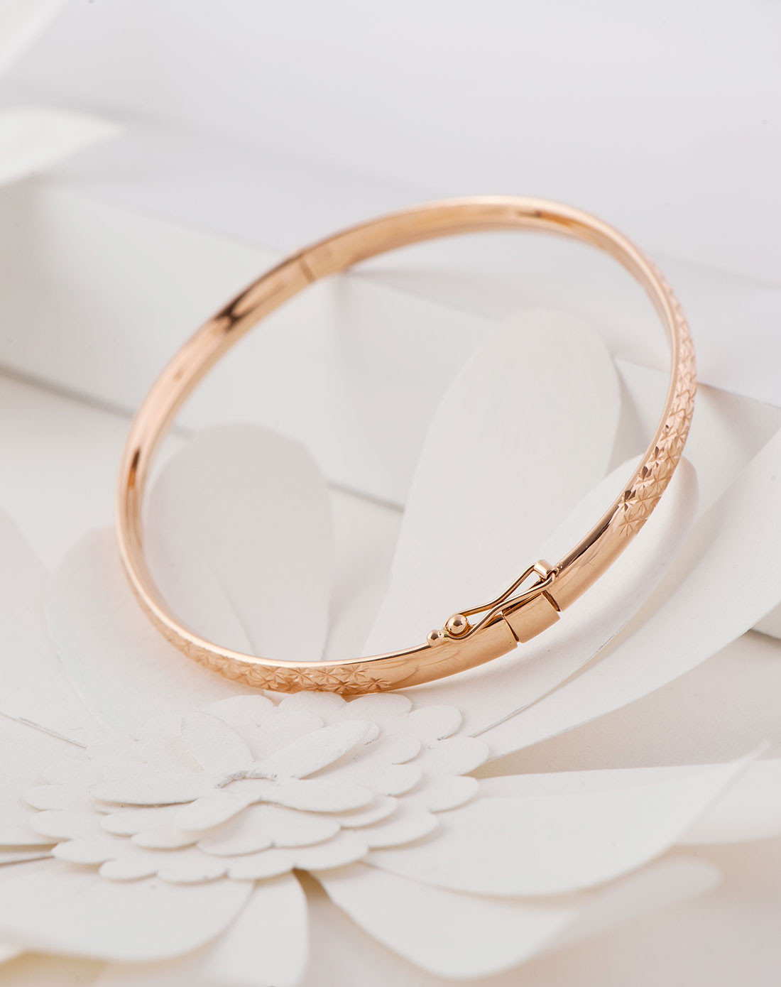 潮宏基 华彩 红18k金手镯-限量买赠机车包