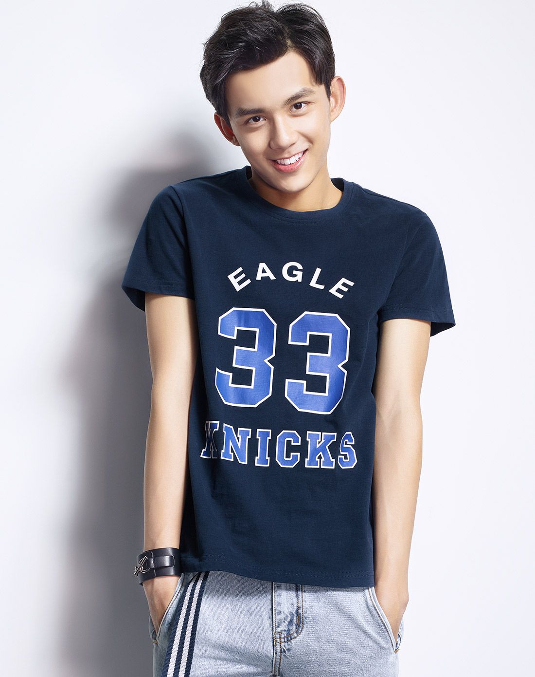 (特惠)【吴磊明星同款】藏蓝色t恤