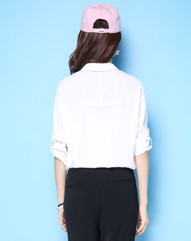 白色长袖白衬衫