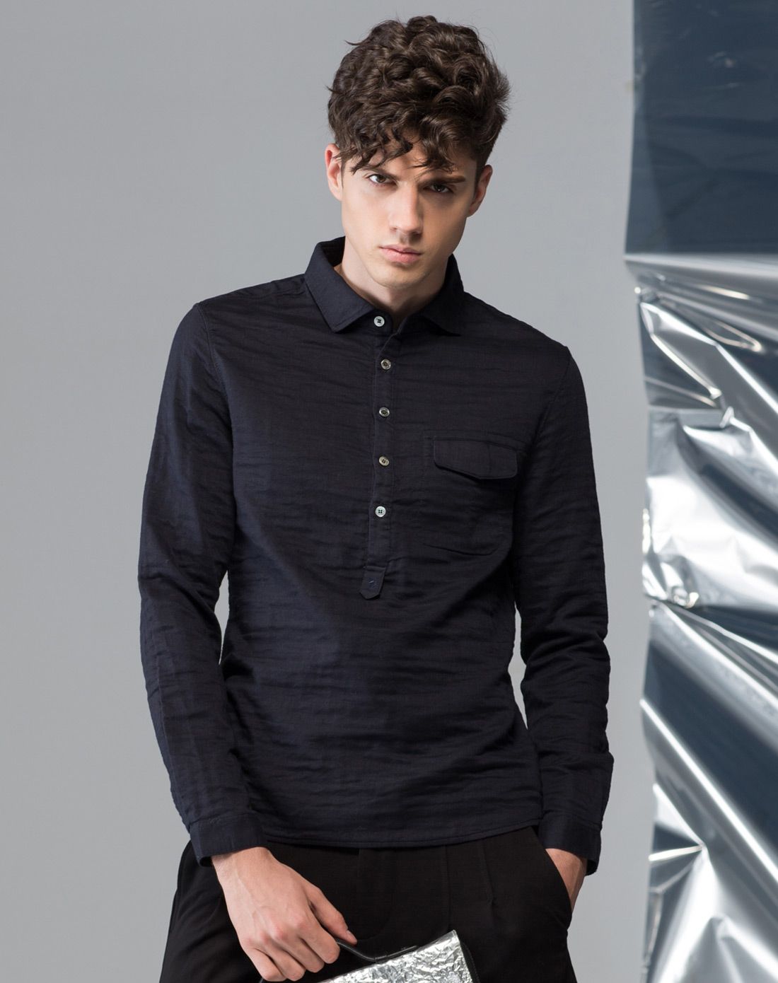 黑藏青色休闲时尚长袖上衣