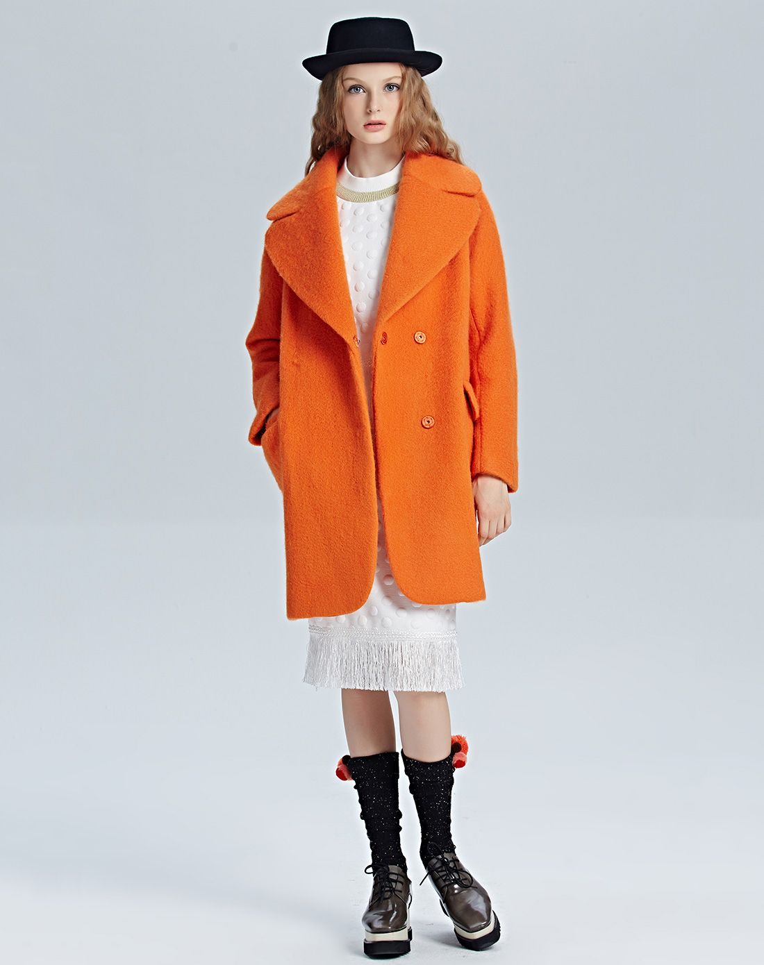 橘色大翻领纯色中长款毛呢大衣