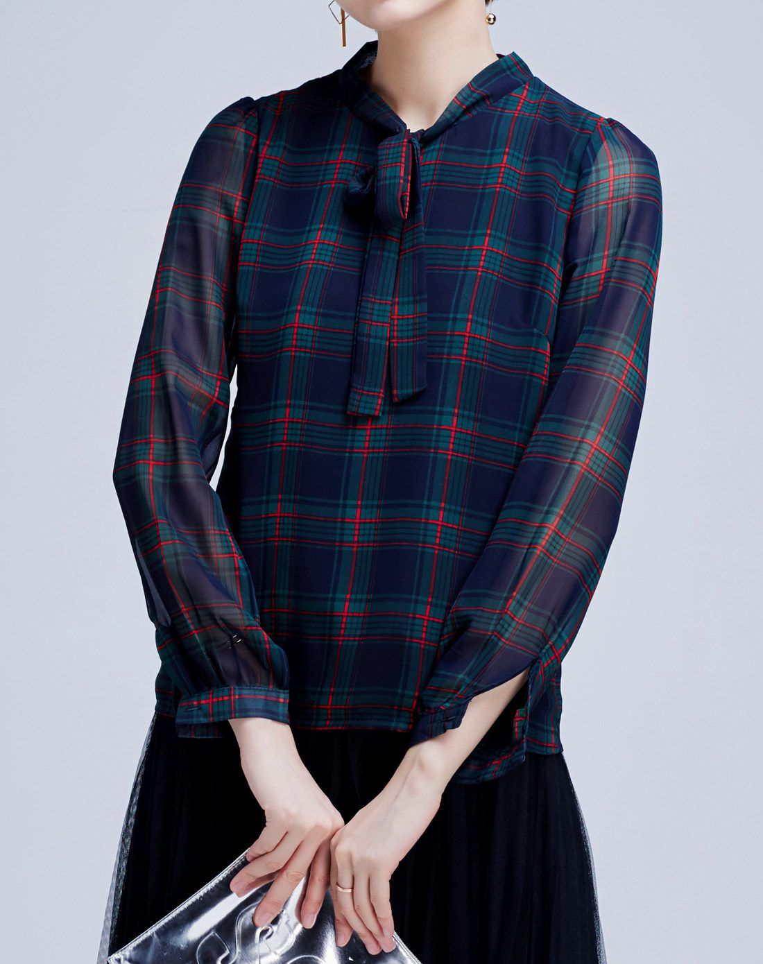 藏青色配色休闲打底衫