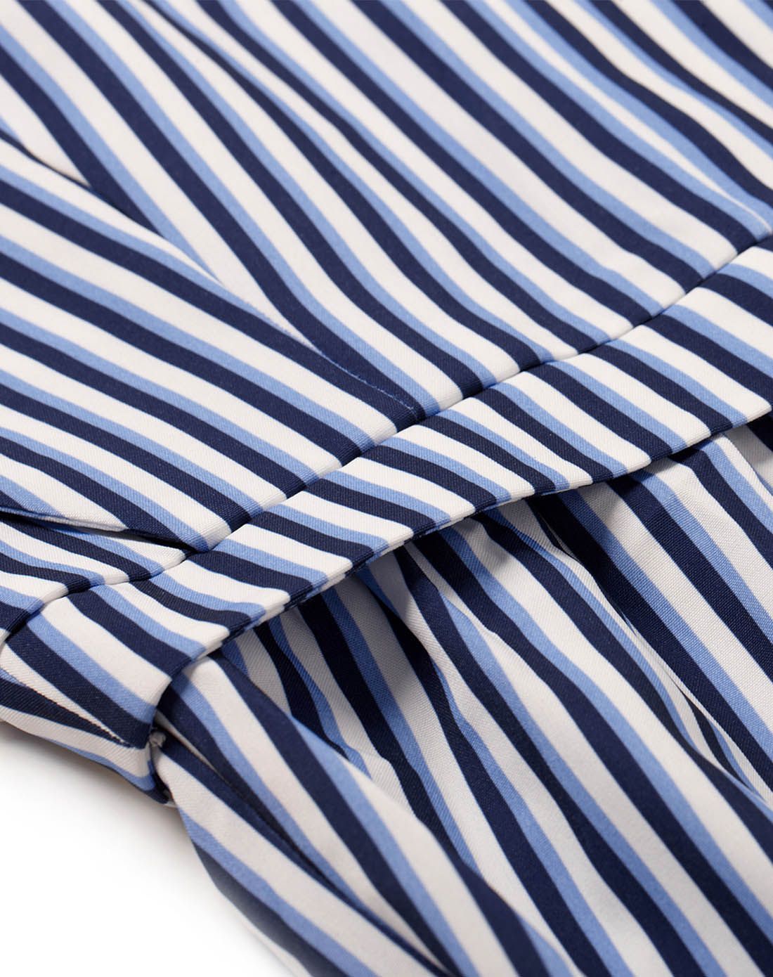 时尚红唇蓝白竖条纹宽松七分连体裤