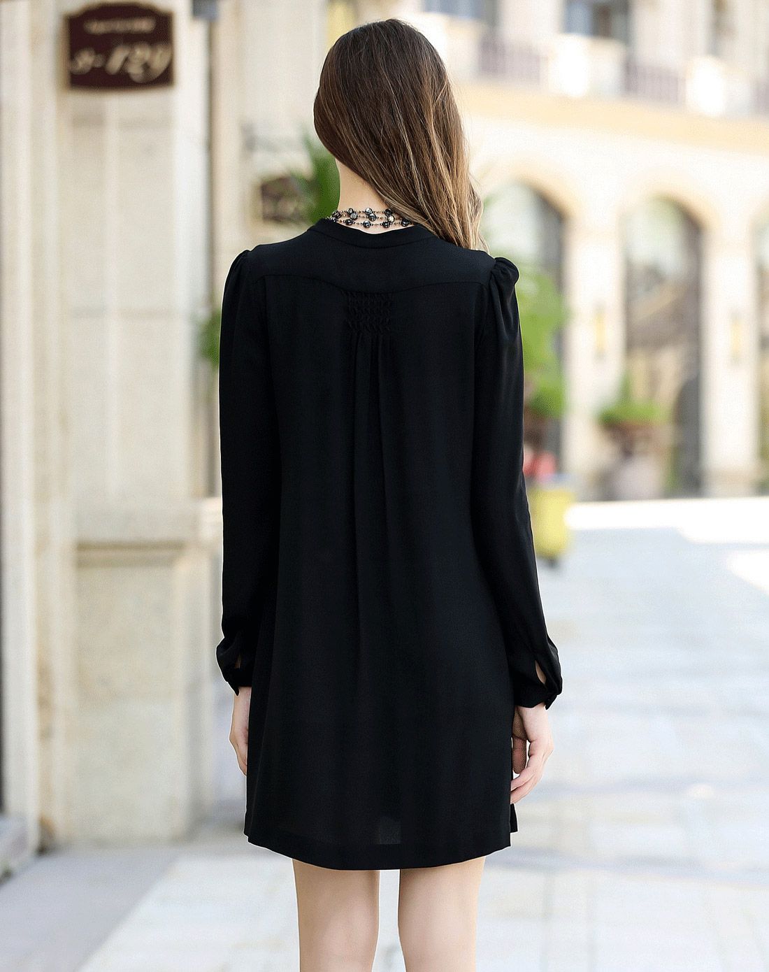 黑色优雅长袖连衣裙