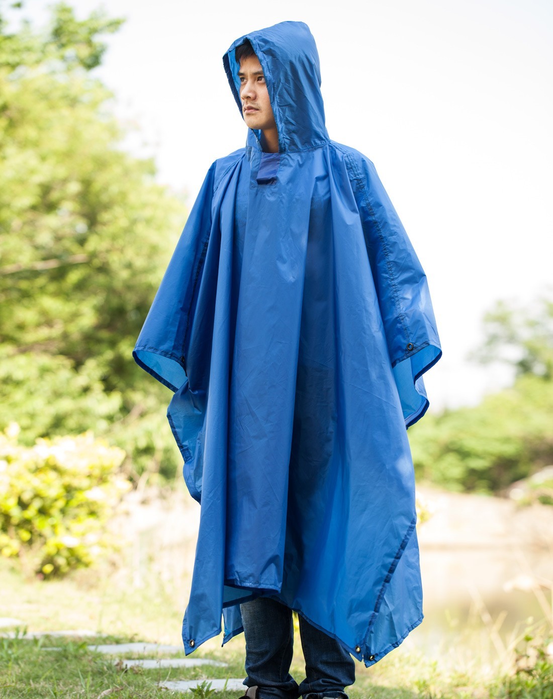 多功能 中性蓝色户外雨衣 地布简易帐篷