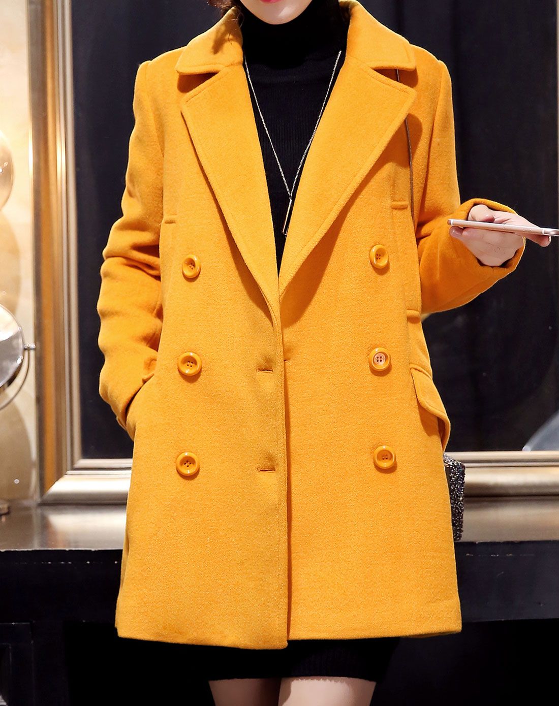 女款黄色双排扣中长款大衣