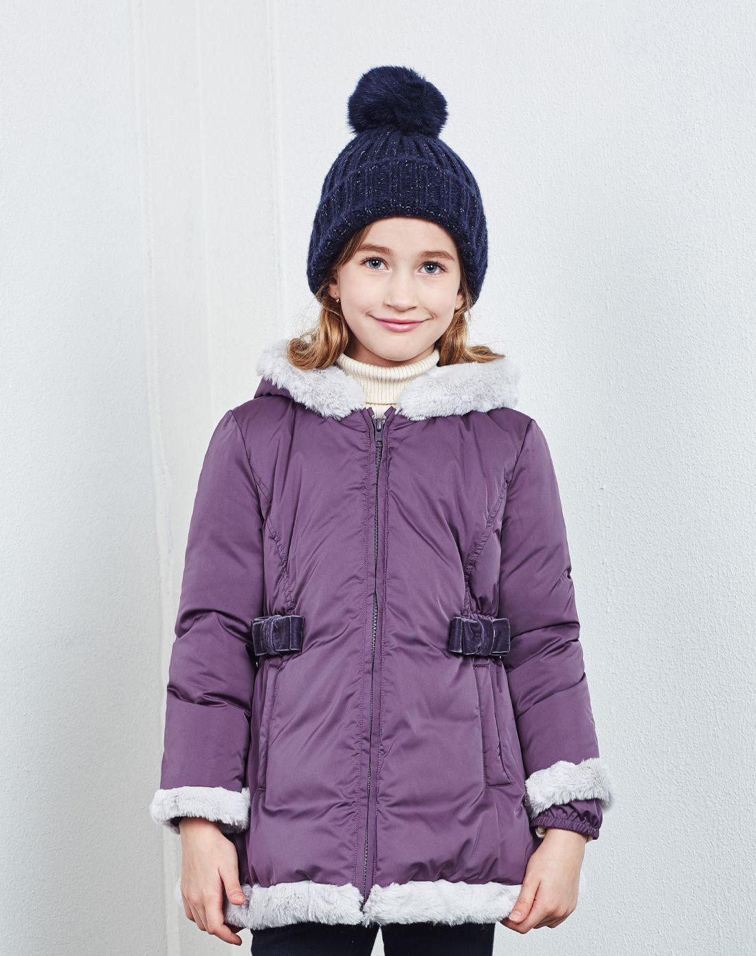 女童紫色羽绒服