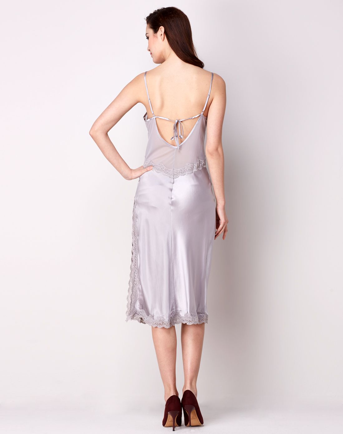 灰色性感妩媚透视大露背系带开叉长款吊带裙