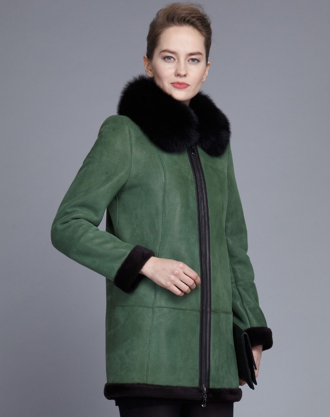 橄榄绿皮毛一体带狐狸毛领外套