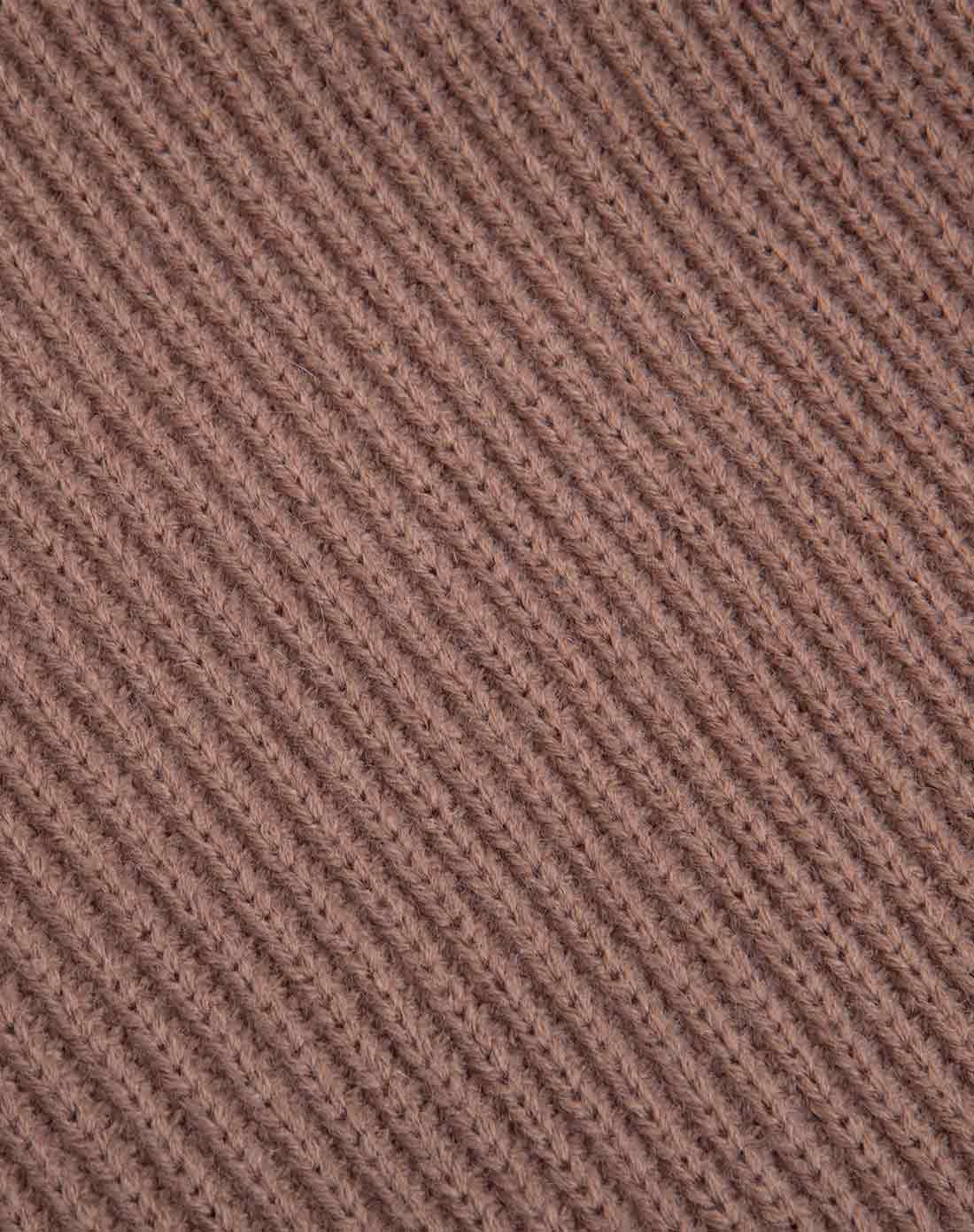 驼色纯色简约高领修身毛衣