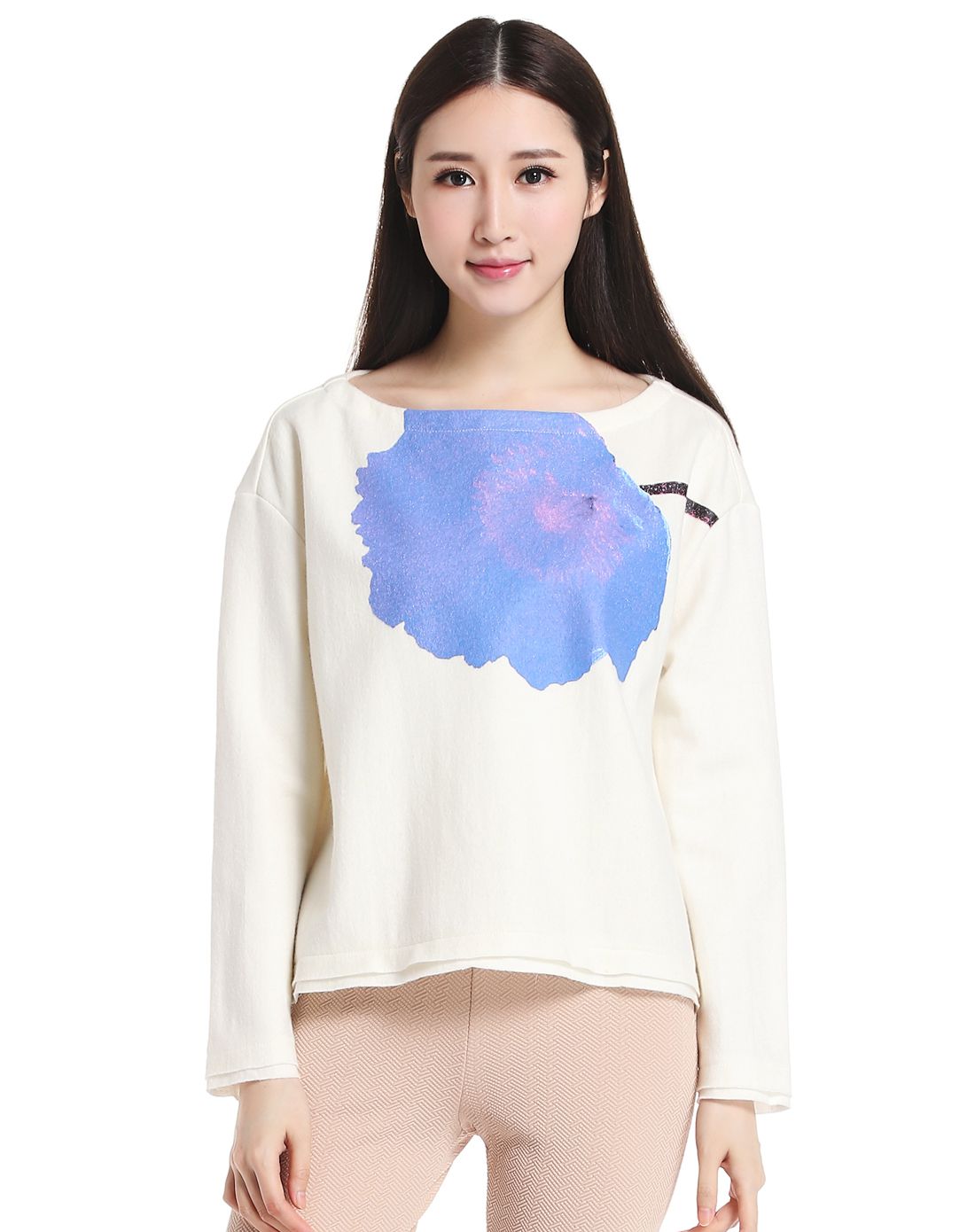 奶白色休闲宽松长袖上衣