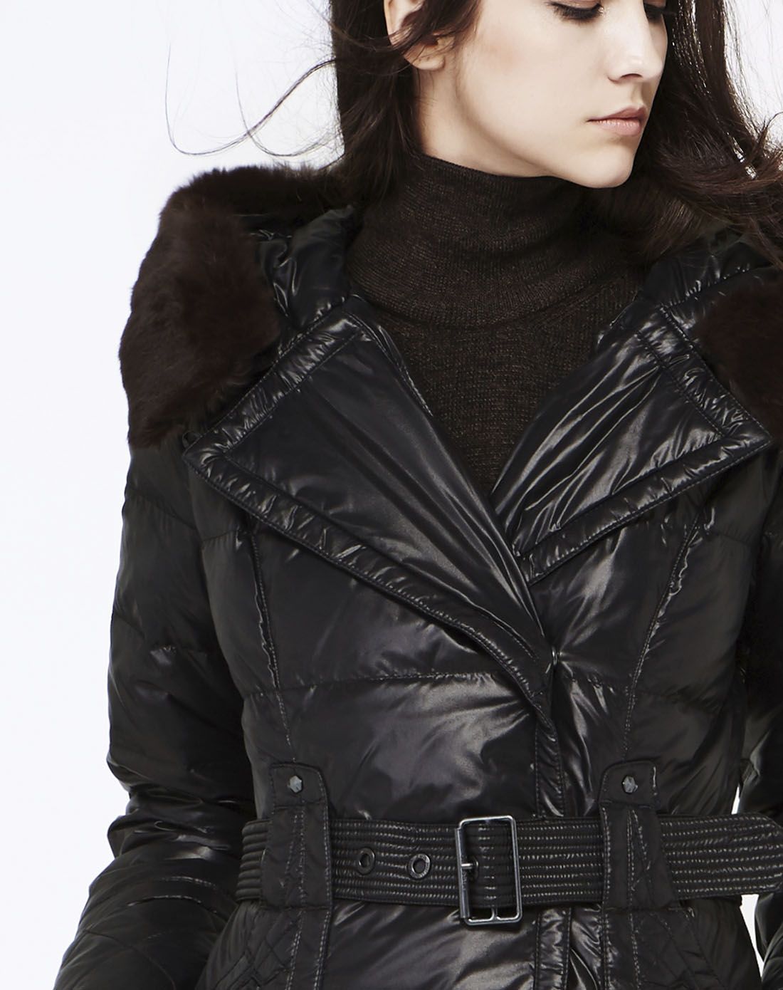 女新黑格尔女装中长款羽绒服