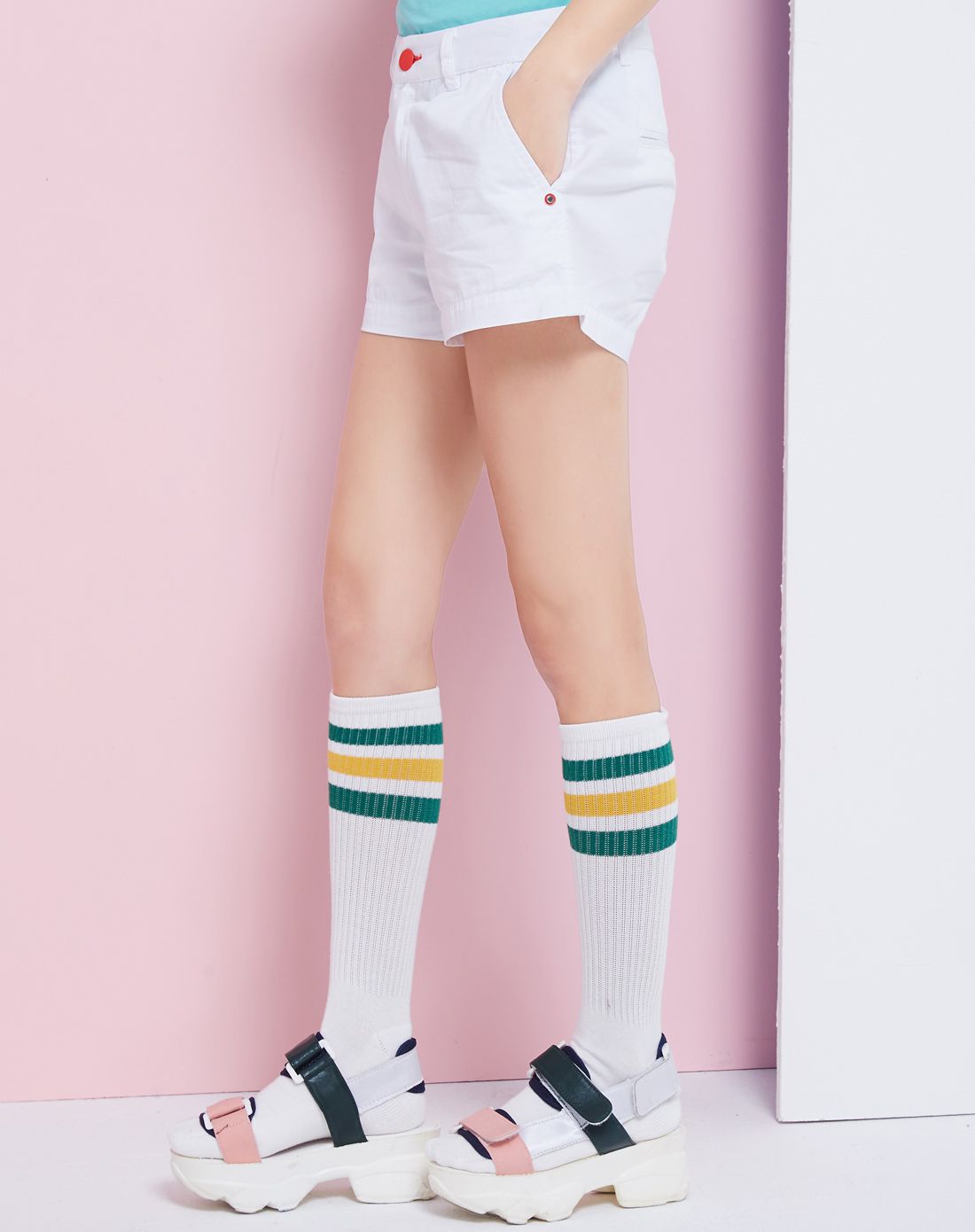 白色清爽斯文短裤