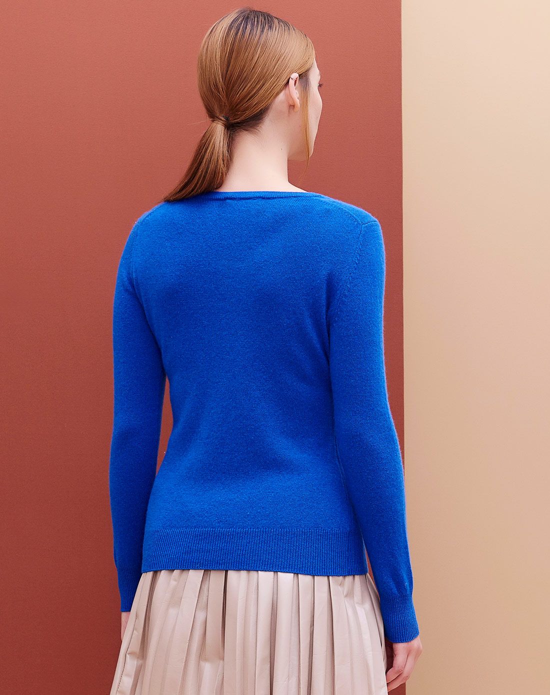 宝蓝色圆领纯山羊绒衫