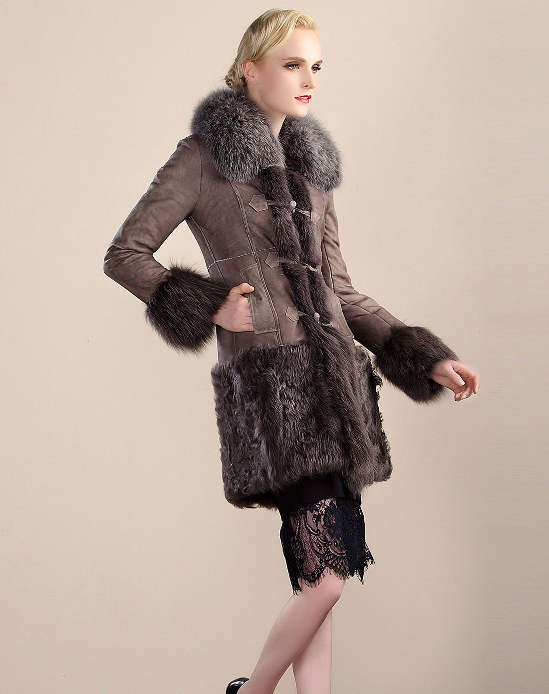 深灰色羊皮皮毛一体女装外套