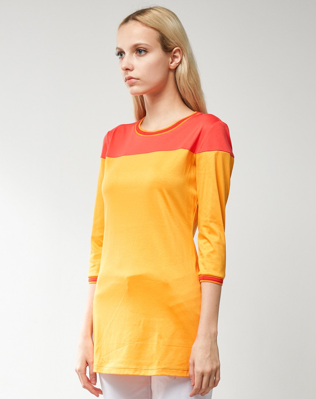 浅橙色中长款纯棉t恤