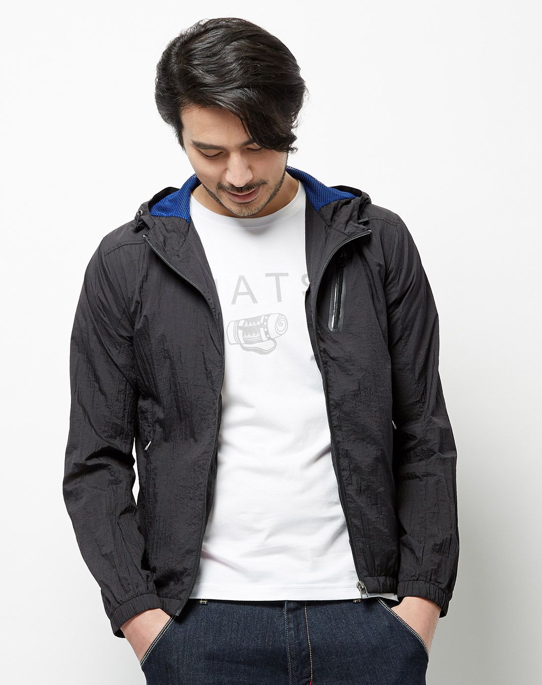 轻盈时尚短款男式夹克衫