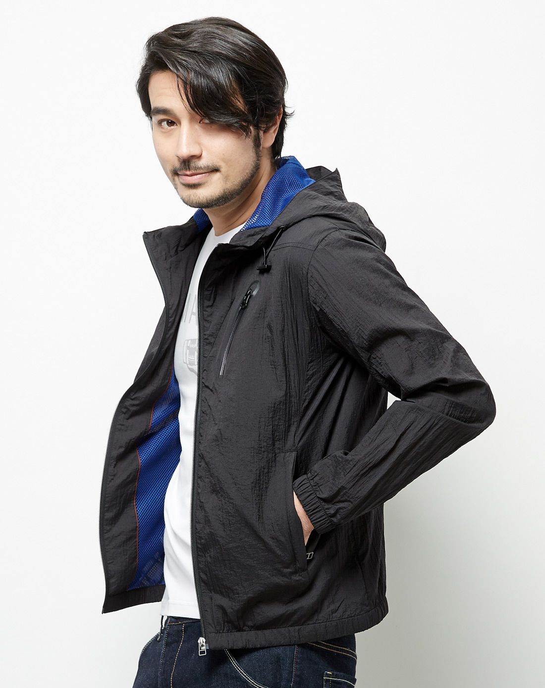 轻盈时尚短款男式夹克衫